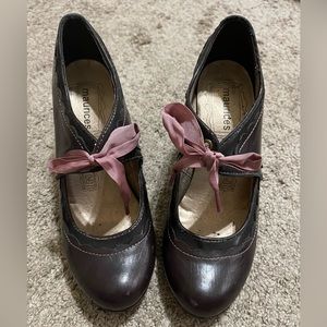 Women’s Mary Jane’s